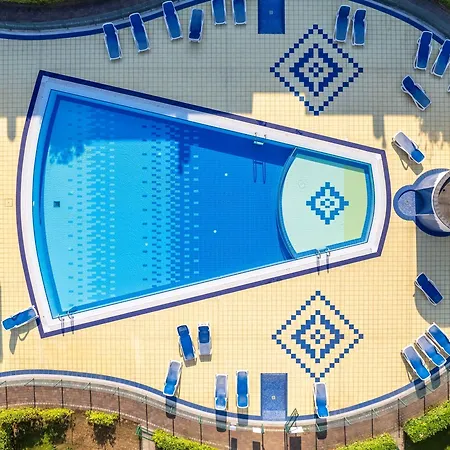 Apartment The Perfect Place For Pool Lovers *
